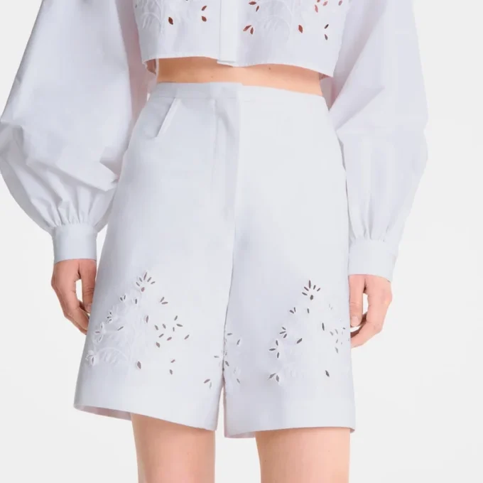 Bílé – Vyšívané gabardénové bermudy Bílé – Vyšívané gabardénové bermudy